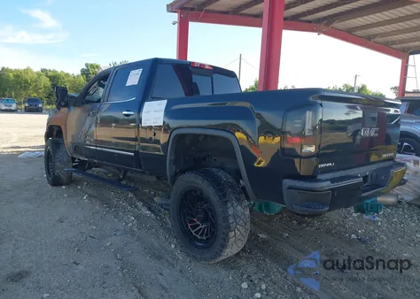 2018 GMC Sierra 2500Hd Denali z USA, uszkodzony, nr VIN 1GT12UEY9JF118115